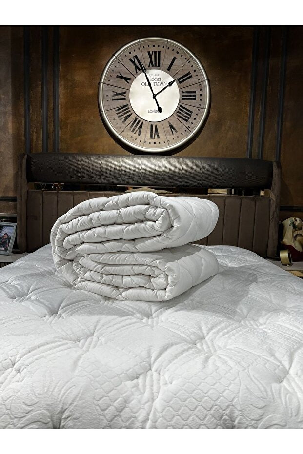 Çift Kişilik Merinos Kuzu Yünü Yorgan(195 x 215 cm) + İki Adet Boncuk Yünü Yastık